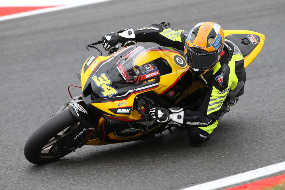 SUPERBIKES - Liam Delves suffers nightmare weekend at Knockhill - The  Solihull Observer